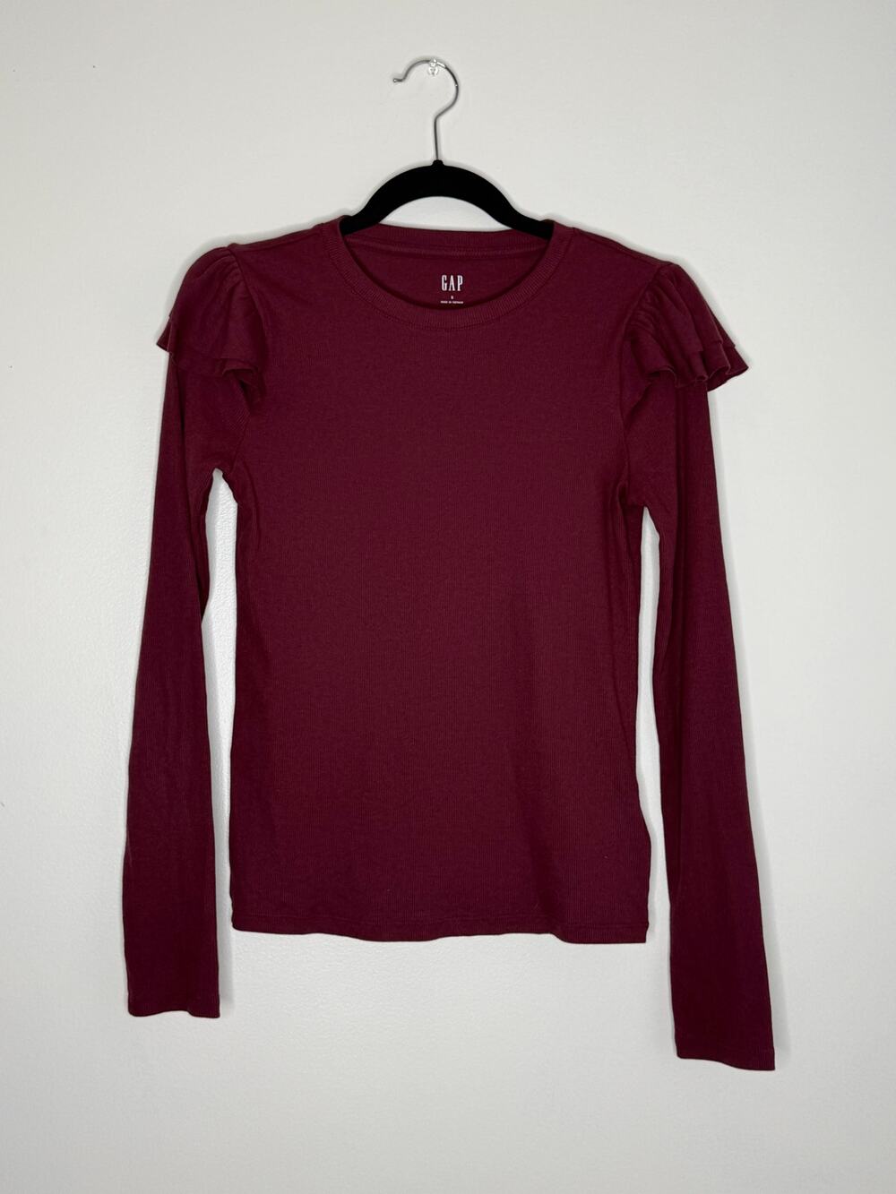 GAP Ribbed Ruffled Knit Top